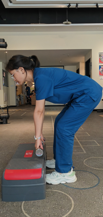 布骨,蹲起 布骨,蹲起