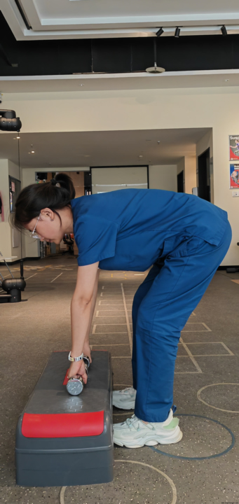 布骨,蹲起 布骨,蹲起